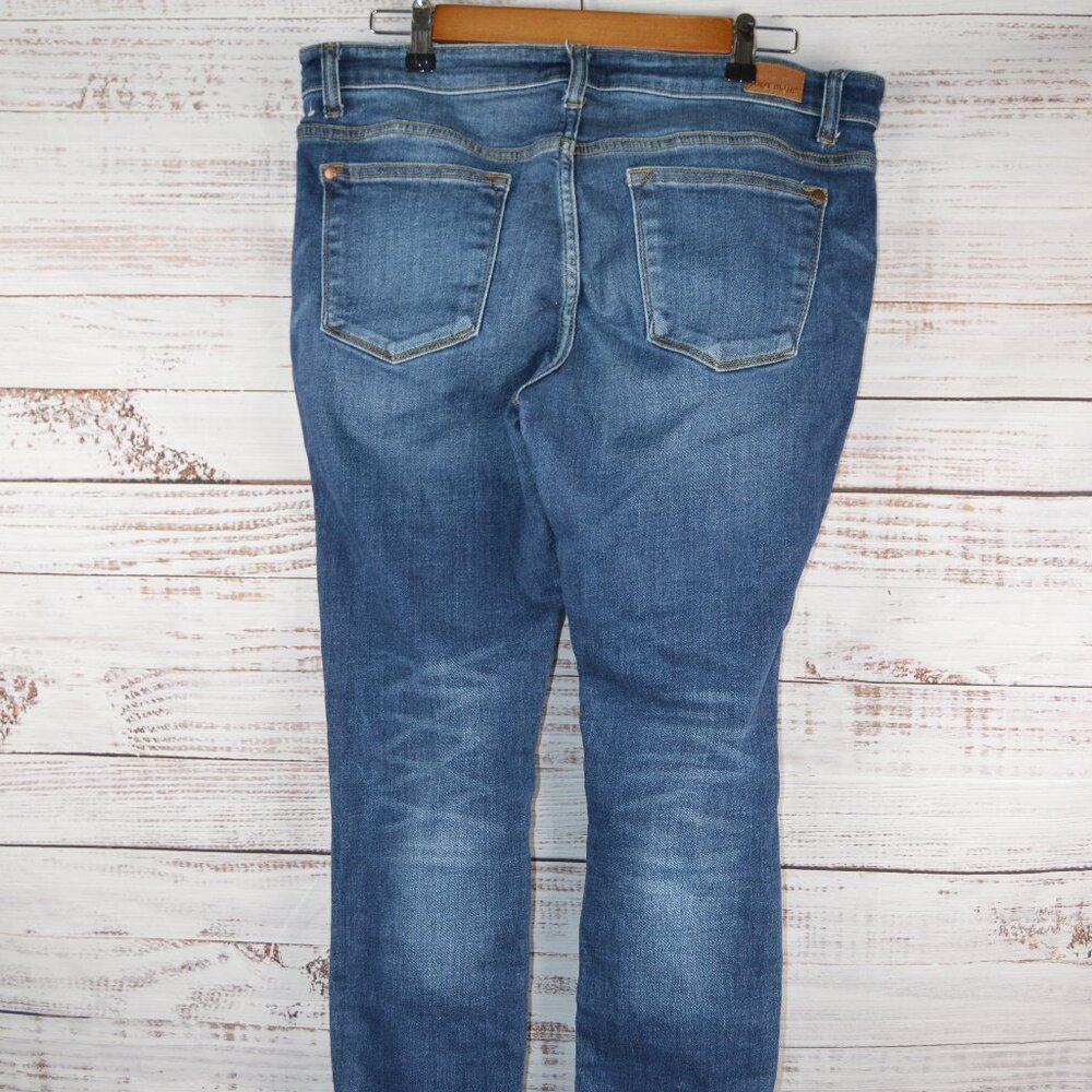 Judy Blue Womens Size 15/32 Skinny Fit Medium Wash Denim Jeans JB82106MD GUC - Picture 2 of 13